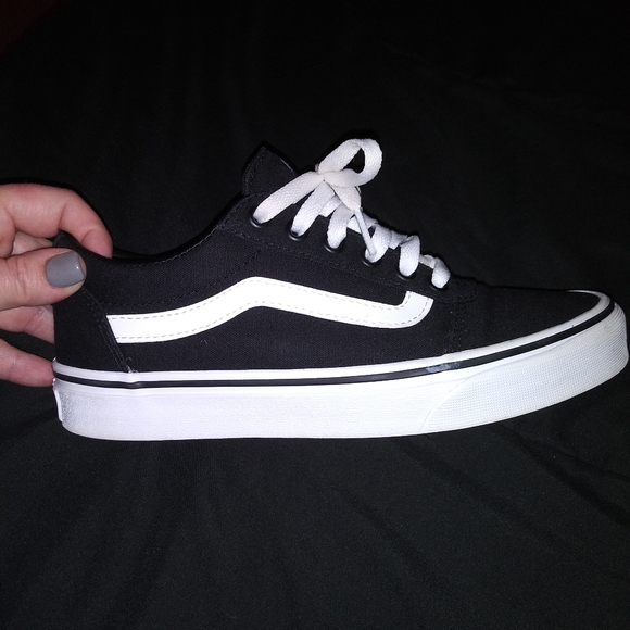 Vans - Picture 2 of 4